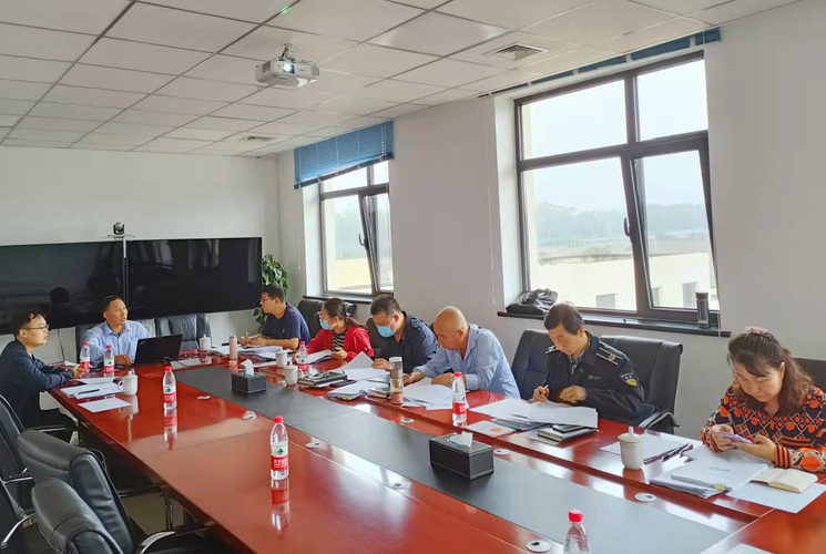 9月25日,区应急局组织专家对北京市石油化工产品开发供应开展